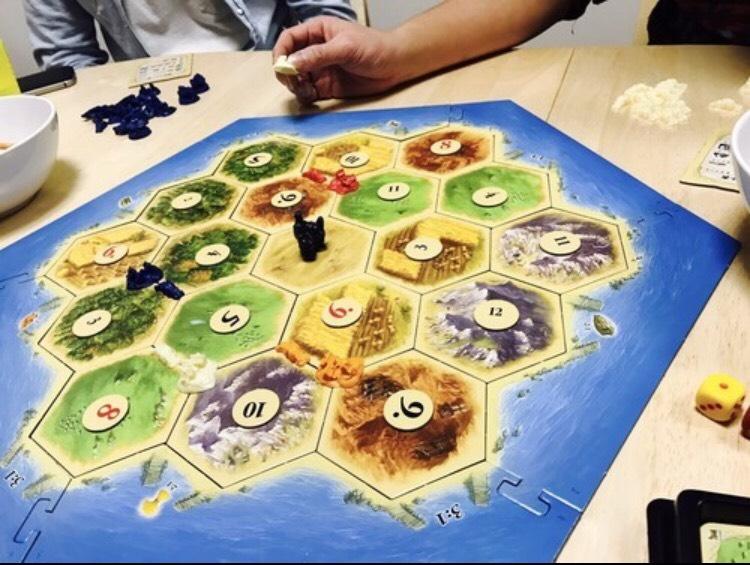 世界3大ボードゲーム Catan 究極の心理戦です トリッピース